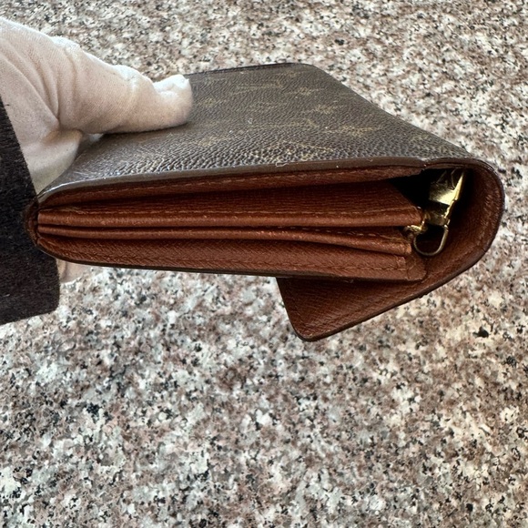 - Louis Vuitton, authentic Sarah monogram vintage wallet - Picture 14 of 17